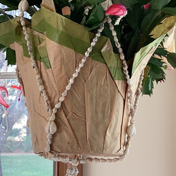 Vintage handcrafted seashell and cowrie shell 38” plant hanger - Picture 5 of 6